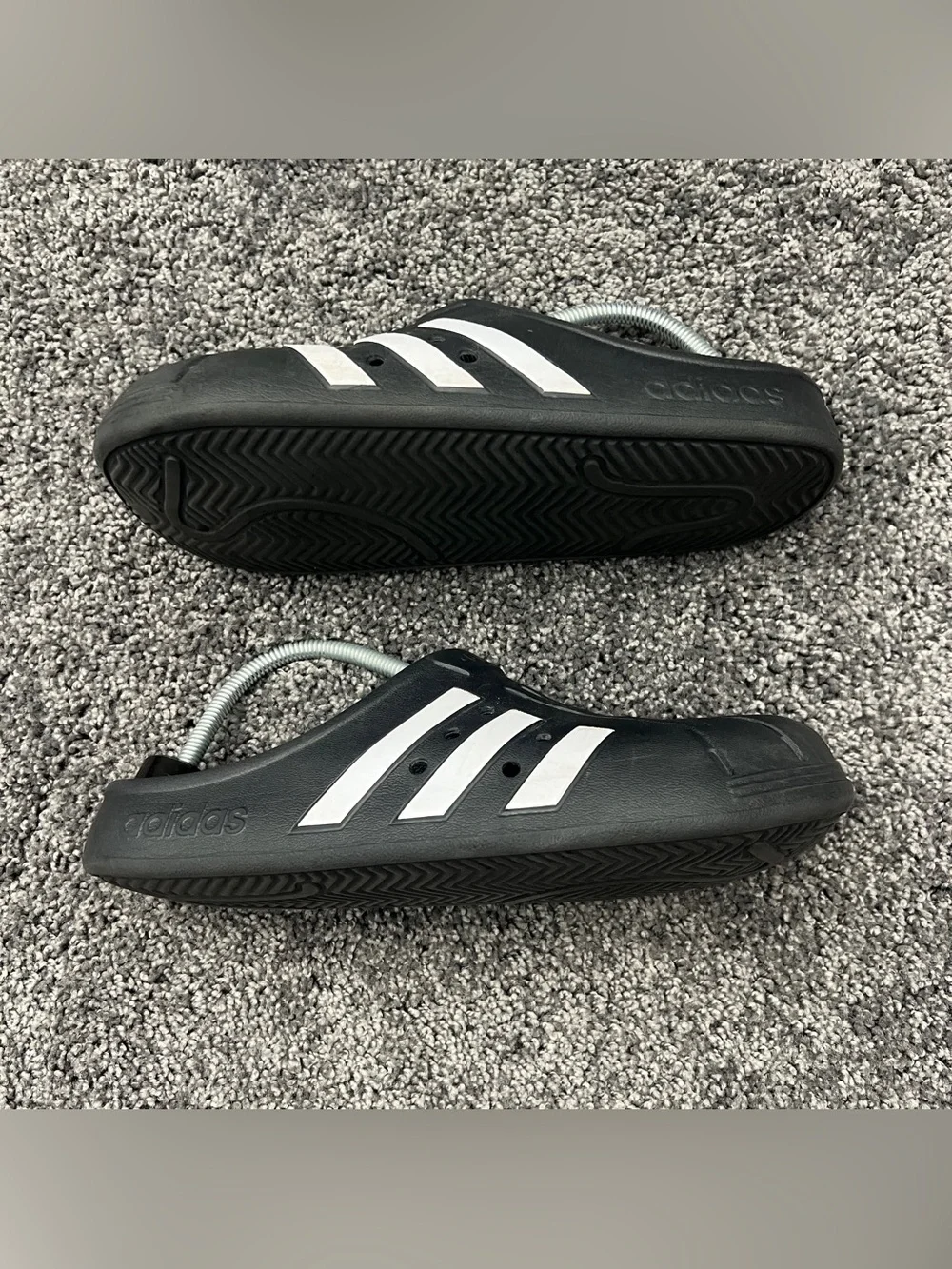 Adidas Adilette Clogs Men’s Size 10 Women’s Size 11 Black White Three Stripes